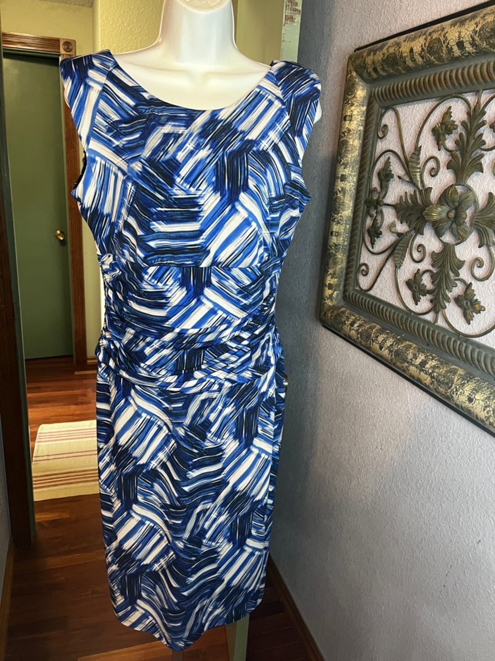 Nine West Gorgeous Blue Abstract Print Draped Waist/Sleeveless Dress 8
